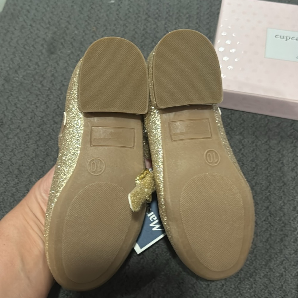 ⭐️2/$10 - dress shoes - Picture 2 of 3